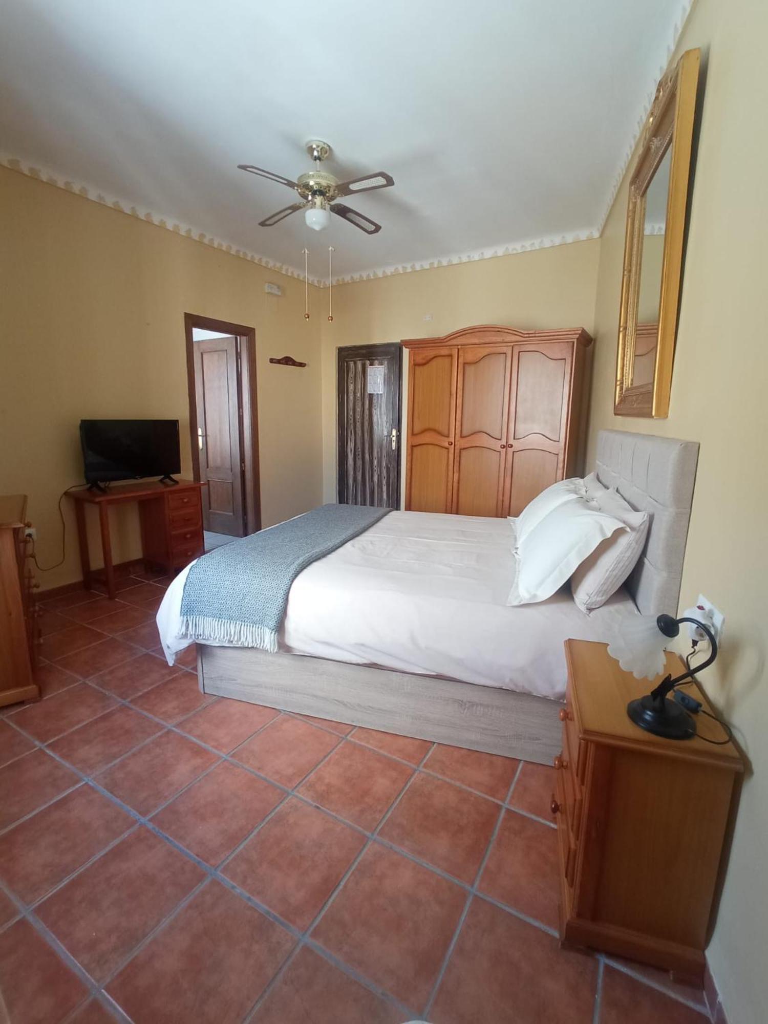 Hostal R-Conecta Cuevas De San Marcos Ngoại thất bức ảnh
